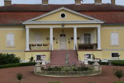 Image de Le château Schulhoff est un vieux château étonnant avec une touche moderne.