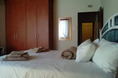 Image de 1233 on WEbb Spacieux en bas Appartement indépendant