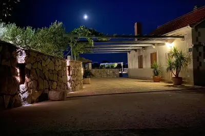 Image de Villa Fani, toute nouvelle villa de style avec une grande piscine et une vue spectaculaire sur la mer