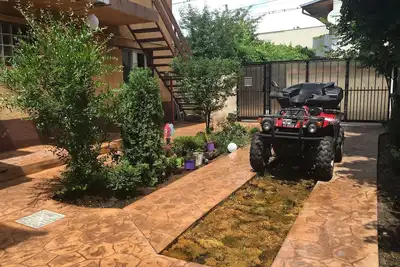 Image de Villa unique à proximité de la vieille ville. Quartier calme et sécuritaire, les parties sont ok