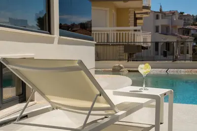 Image de Luxueux appartement en attique Prestige Vi avec terrasse sur le toit jacuzzi Eos-Croatie