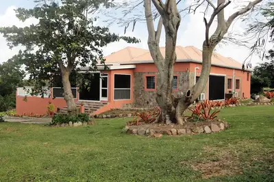 Image de Villa spacieuse à proximité d'une magnifique plage.