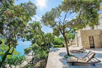 Image de Villa en bord de mer - 10 mètres de la plage