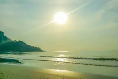 Image de Condo sur la plage de Wong Amat et vue sur le jardin