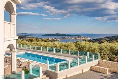 Lct Villa Dvornica ****