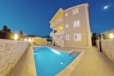 Image de Maison contemporaine, proche de la plage