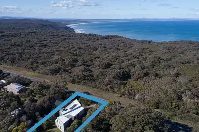 Image de Shearwater: Prom Vues: Contemporain Design: Bois Chauffage: Lingerie complète: WiFi