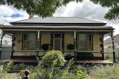 Image de *** Yapera On Lucan ** Cottage 1890 Central Bendigo