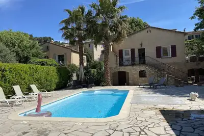 Image de Provence-Cotignac 3 Bd- 1 1/2 salle de bain Villa privée avec piscine au centre du village