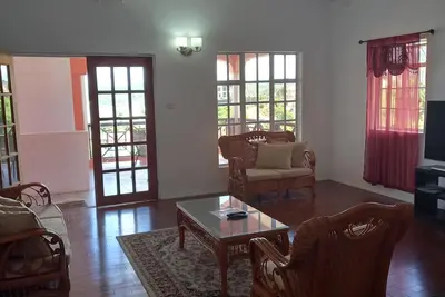 Image de Condo de deux chambres 1200 pieds carrés avec vue sur la mer paranamique de l'océan et de la marina