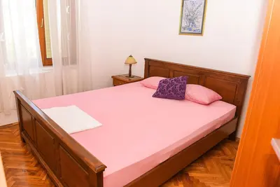 Image de Appartement modéré de deux chambres près du centre-ville