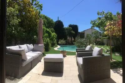 Image de Villa 140 m2 tt confort, avec piscine, quartier residentiel calme, 30 mns Vx Por