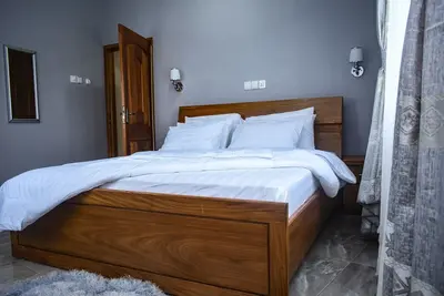 Image de Un refuge de montagne familial dans un environnement serein