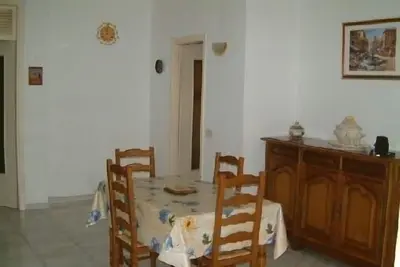 Image de Alassio : près du centre ville et de la plage, parking privé  pour 4Personnes