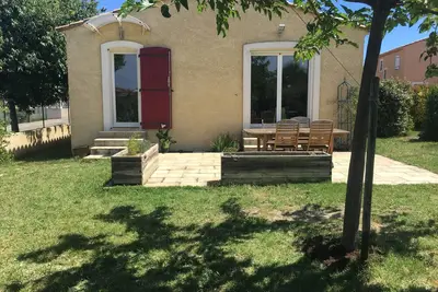 Image de Villa climatisée avec jardin dans lotissement calme. A 10 min d'Avignon