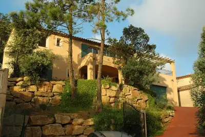 Image de Belle Maison Piscine A 5mn Du Bord De Mer, Acces A Pied Aux Plages De Gigaro