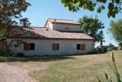 Image de Location Bagat-en-Quercy: Ancienne grange entièrement restaurée près de Montcuq