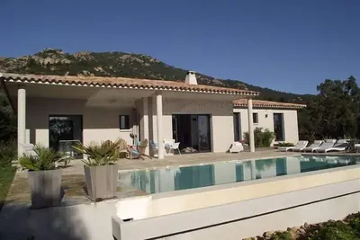 Image de Jolie Villa avec piscine et petite vue mer à Porto Vecchio
