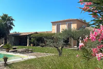 Image de Maison Provençale Avec Piscine