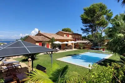 Image de Giens, La Madrague: Tout à pieds! \nCalme, Confort, Criques, Port, Resto. . . \nTOP!