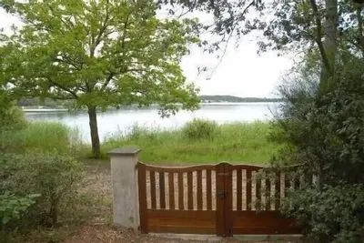 Image de Villa 8 personnes au bord du Lac dans un cadre naturel exceptionnel