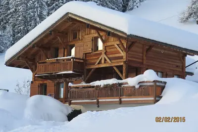 Image de Chalet de charme indépendant Manigod La Clusaz confort plein sud-vue Aravis.