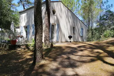 Image de Maison proche de la mer dans un quartier calme et résidentiel.