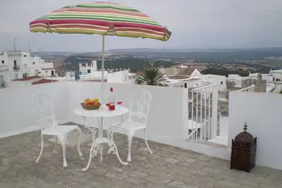 Image de Traditional patio house in historic centre Vejer de la Frontera. Vtar/Ca/00730