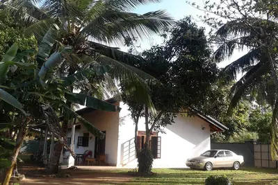 Image de Villa individuelle avec jardin dans un endroit calme Ă seulement 2 km de la plage