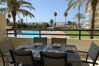 Image de Luxe, spacieux appartement de Gale avec de superbes vues sur la mer