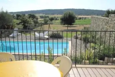 Image de Maison avec jardin et piscine ( La cigale )