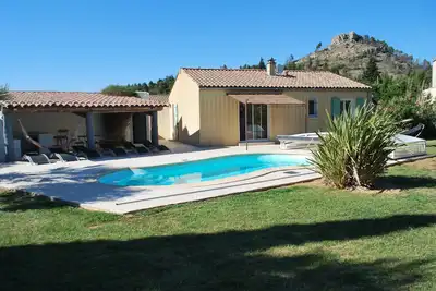 Image de Villa 6 Pers. Avec Piscine Couverte, Jardin, Terrasse, SITUÉE Proche Des Plages