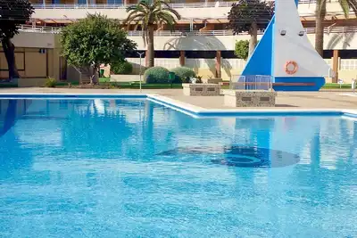 Image de Appartement en bord de mer, vue frontale sur la mer, piscines, tennis