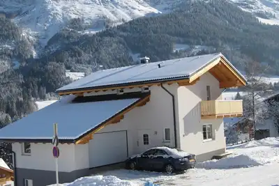Image de Luxury vacation home for summer with private pool and winter at the slopes