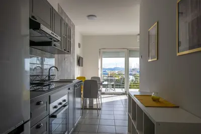 Image de Appartement avec 2 chambres, terrasse avec vue sur la mer, directement sur la plage