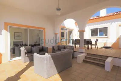 Image de Villa de 4 chambres avec vue fantastique sur la mer et le golf