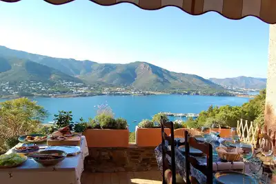 Image de Belle maison avec des vues spectaculaires