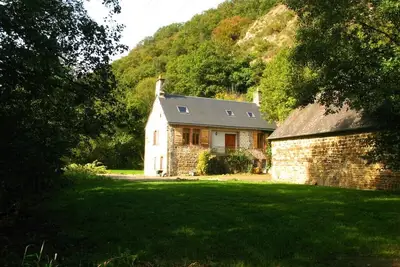 Image de Delightful stone house with peaceful riverside location