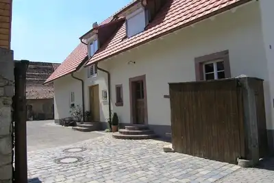 Image de historical winery house with southern flair