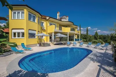 Image de Villa Romy Kostrena avec piscine et cave de fête