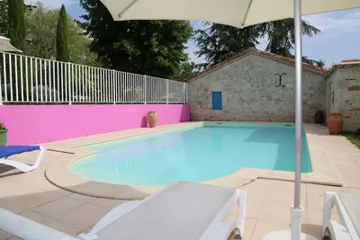 Image de Maison ancienne, charme, calme, authenticité. Pour huit personnes