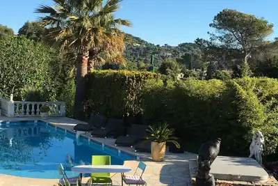Image de Belle villa de plein pied, grande piscine et jaccuzzi proche de Cannes