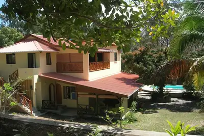 Pointe d'Esny, Charmante location creole dans un jardin tropicale pres de la mer