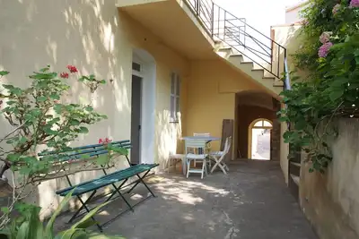 Image de Appartements dans une maison  avec jardin au coeur du village de Calenzana