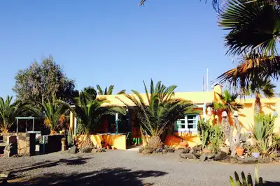 Image de Maison tranquille a Lajares avec piscine face a la nature