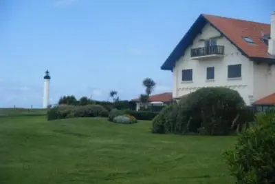 Image de splendide appartement dominant la mer et la ville de Biarritz