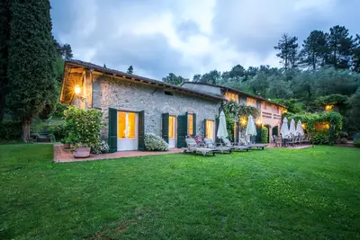 Image de Charming Tuscan villa with fabulous views, pool and tennis court