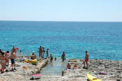 Image de \"Moby Dick\": Villa sul mare del Sud-est alla scoperta dei tesori di Sicilia