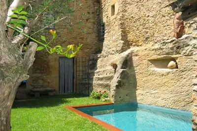 Image de Villa en pierre, piscine et jardin, proche mer. Internet haut-débit/Adsl
