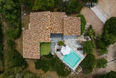 Image de Les Sittelles Pinarellu: maison au calme avec piscine privative près de la mer